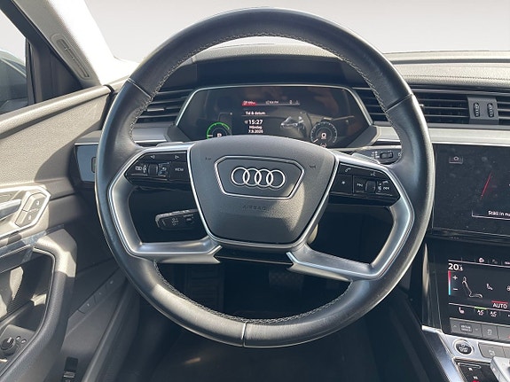 Audi Q8 13 of 26