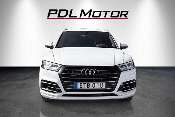 Audi Q5 2 of 5