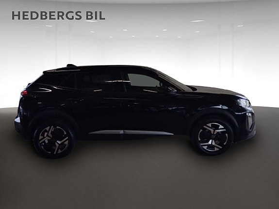 Peugeot 2008 2 of 5