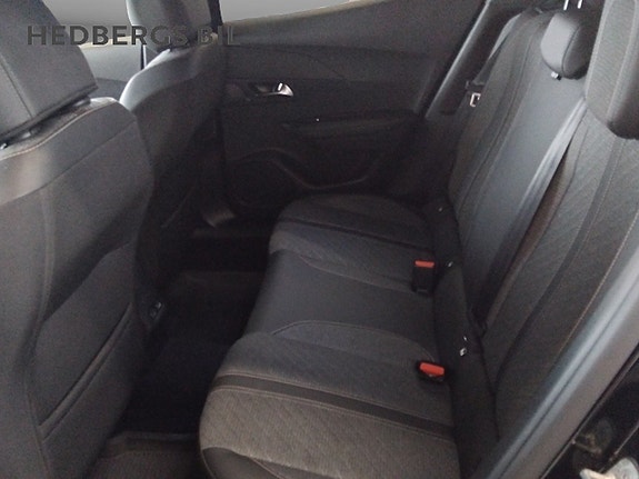 Peugeot 2008 8 of 17