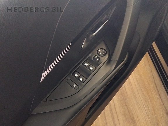 Peugeot 2008 15 of 17