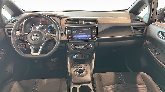 Nissan Leaf 4 of 5