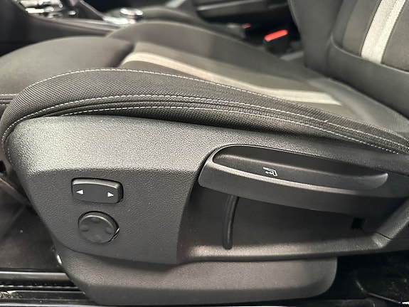 BMW 225xe 9 of 14