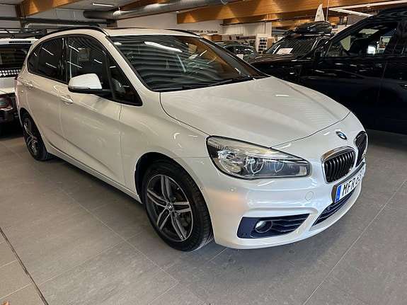 BMW 225xe 4 of 14