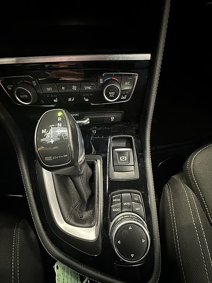 BMW 225xe 13 of 14