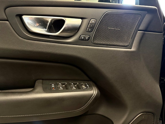 Volvo XC60 11 of 26