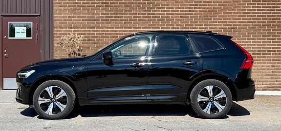 Volvo XC60 2 of 26