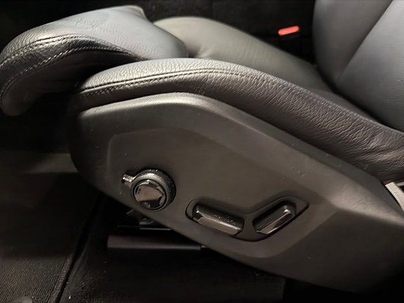 Volvo XC60 12 of 26