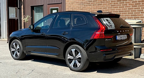 Volvo XC60 3 of 26
