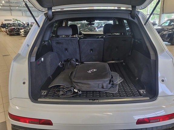 Audi Q7 6 of 14