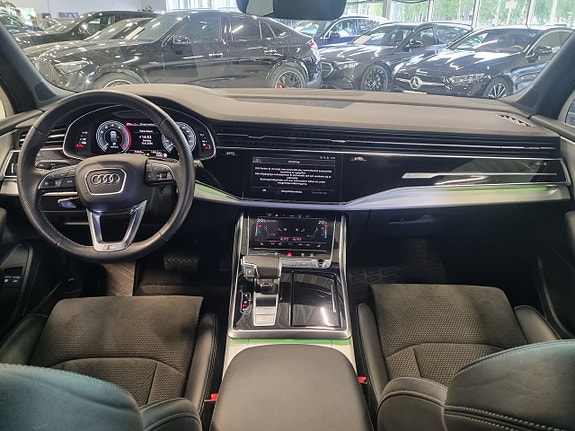 Audi Q7 10 of 14