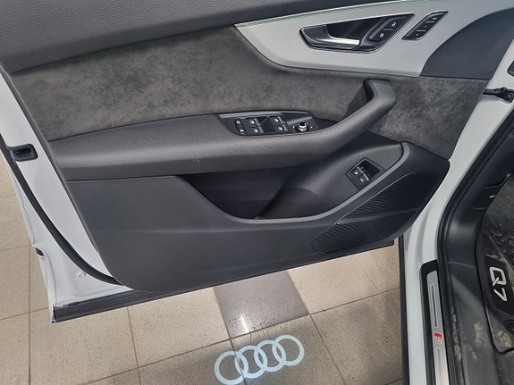 Audi Q7 13 of 14
