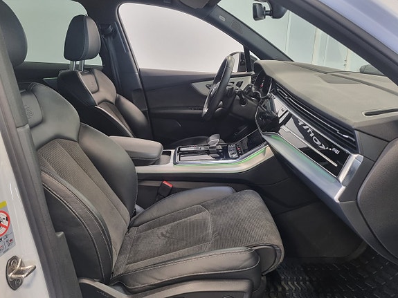 Audi Q7 7 of 14