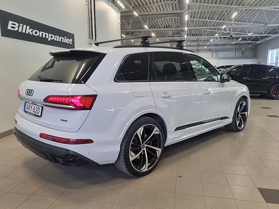 Audi Q7 3 of 5