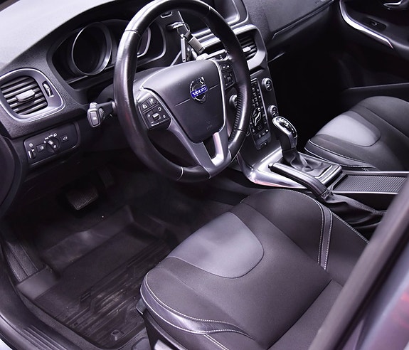 Volvo V40 8 of 23