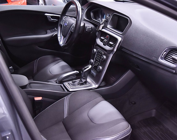 Volvo V40 9 of 23