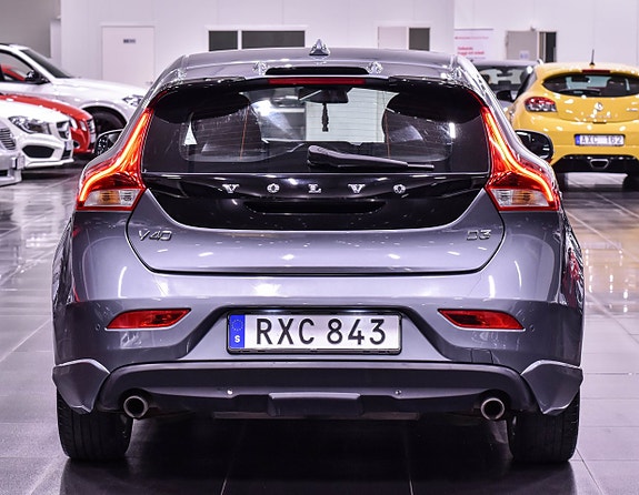 Volvo V40 3 of 5