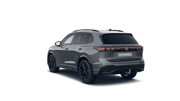 Volkswagen Tiguan 3 of 9
