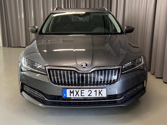 Skoda Superb 2 of 5
