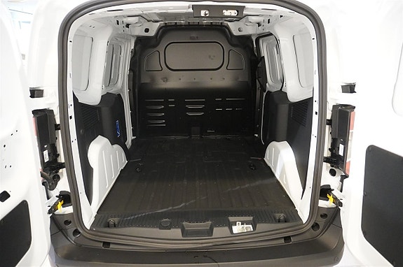Ford Transit Courier 7 of 8