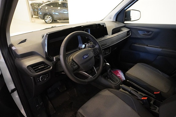 Ford Transit Courier 2 of 5