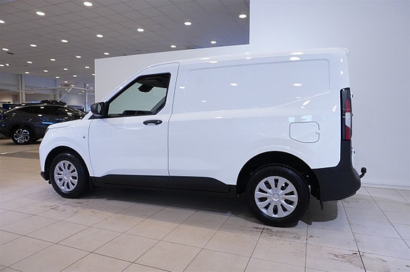 Ford Transit Courier 5 of 5