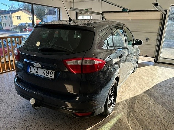 Ford C-Max 8 of 14