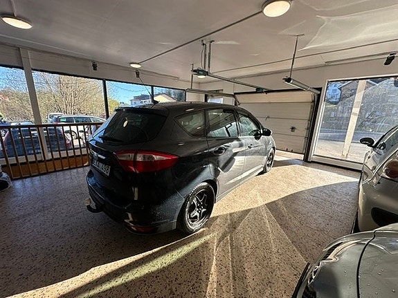 Ford C-Max 7 of 14