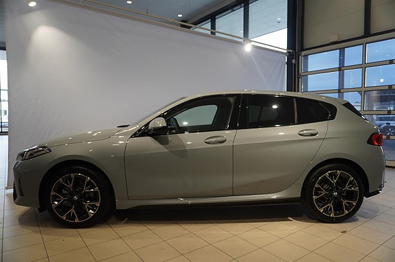 BMW 120 3 of 16