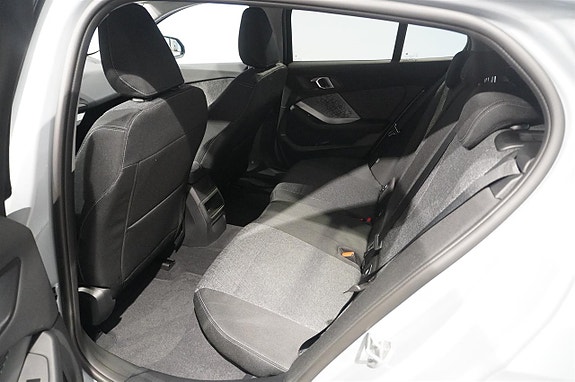 BMW 120 8 of 16