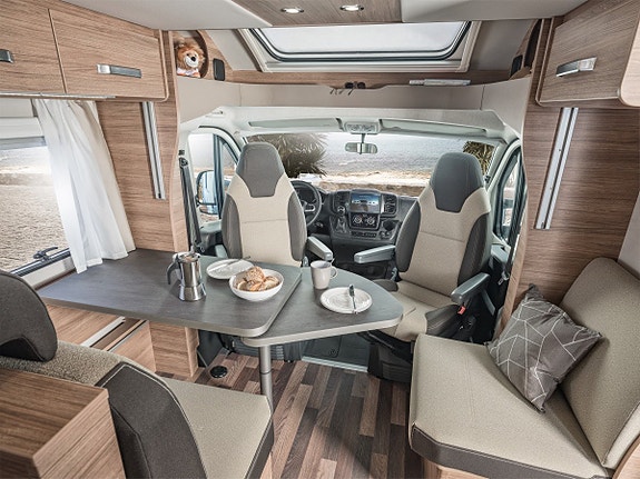 Weinsberg CaraSuite 700 MEG + solceller 5 of 5