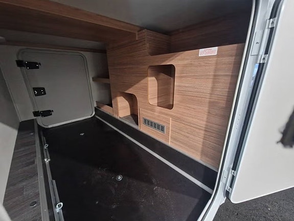 Weinsberg CaraSuite 700 MEG 13 of 16