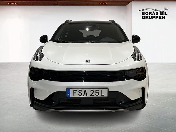 Lynk & Co 01 8 of 14