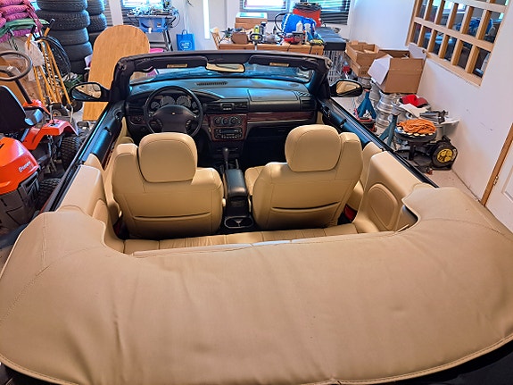 Chrysler Sebring 6 of 9