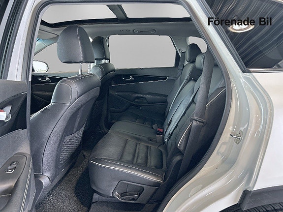 Kia Sorento 8 of 18