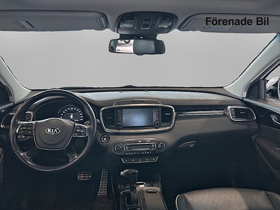 Kia Sorento 9 of 18