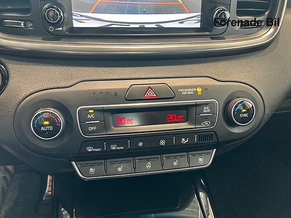 Kia Sorento 14 of 18