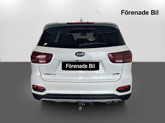 Kia Sorento 6 of 18