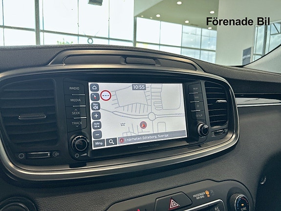 Kia Sorento 12 of 18