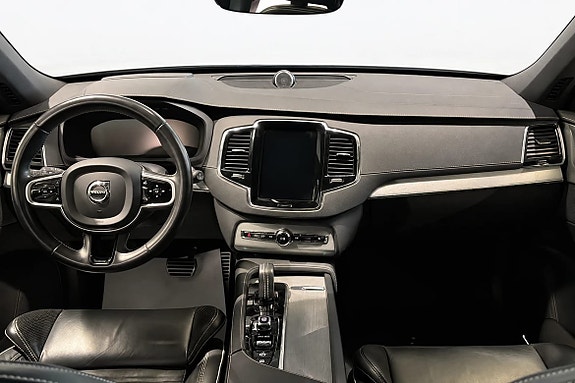 Volvo XC90 7 of 22