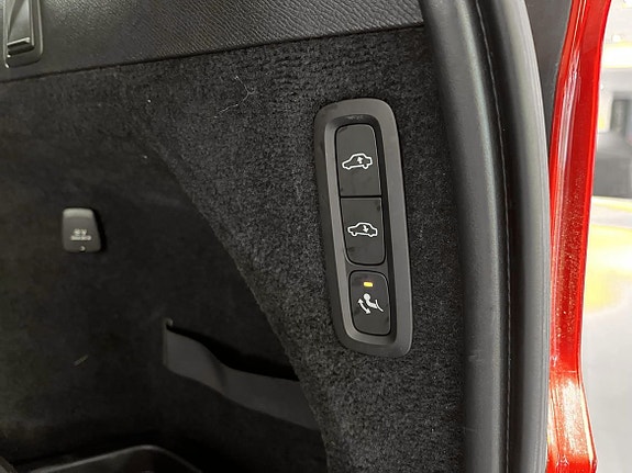 Volvo XC90 15 of 28