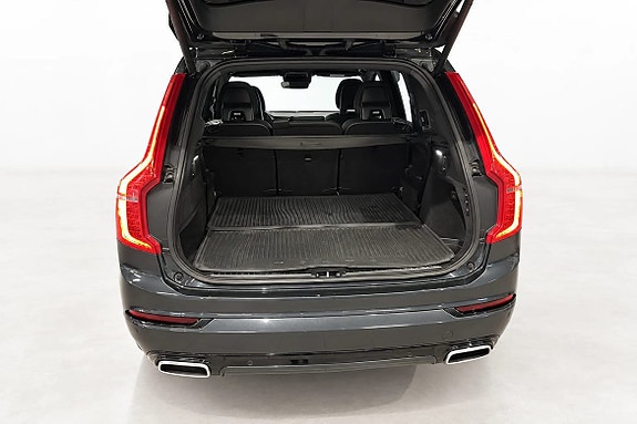 Volvo XC90 11 of 22