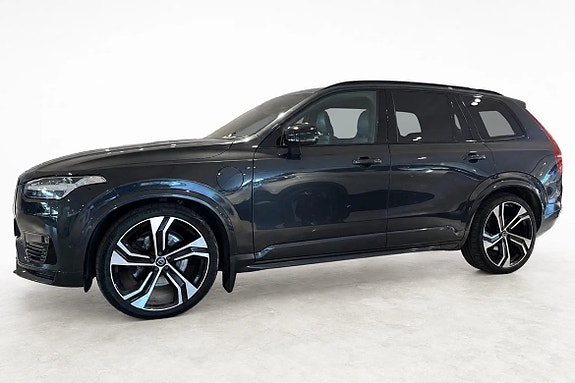 Volvo XC90 2 of 28