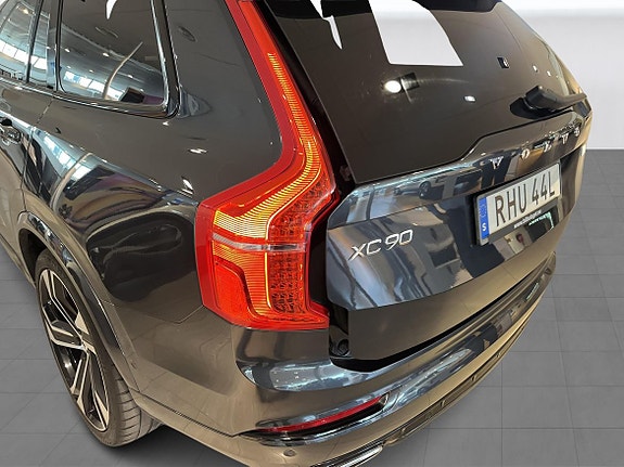 Volvo XC90 16 of 28