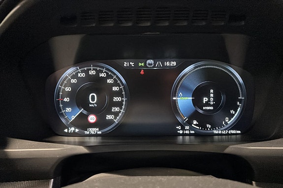 Volvo XC90 16 of 22