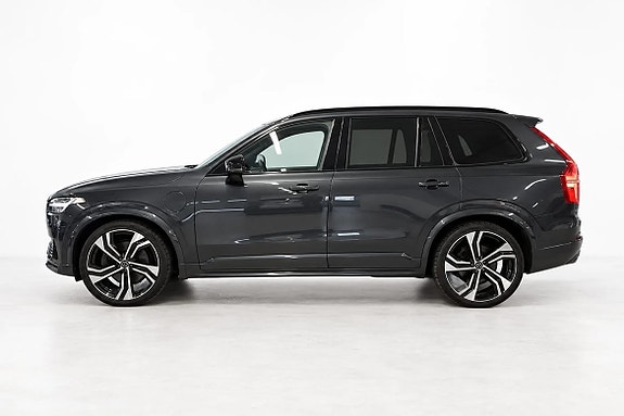 Volvo XC90 2 of 22