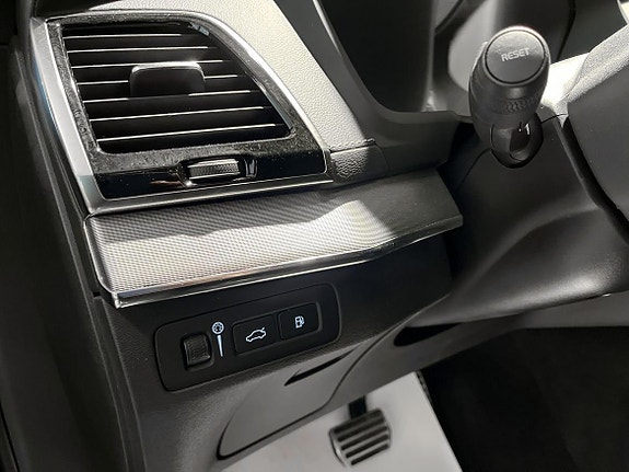 Volvo XC90 20 of 28