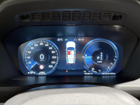 Volvo XC90 21 of 28