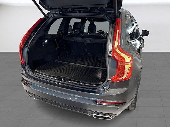 Volvo XC90 13 of 28