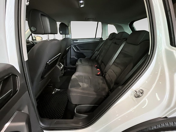 Volkswagen Tiguan 9 of 13